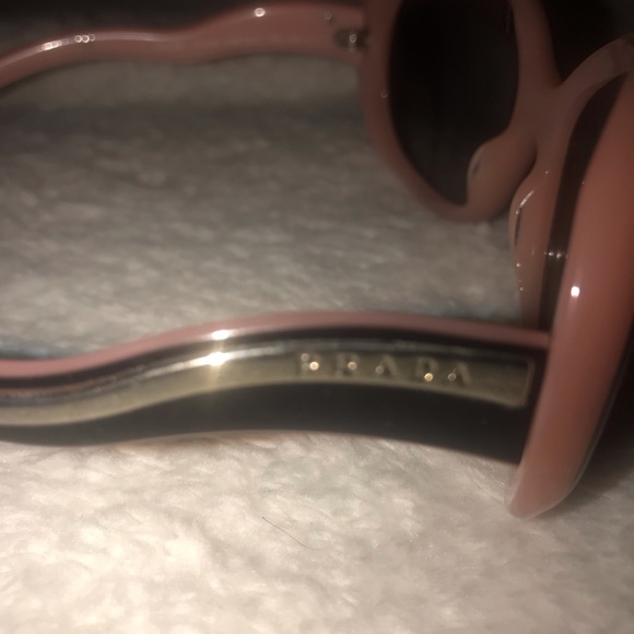 Prada classic shape black/pink sunglasses - Picture 3 of 7